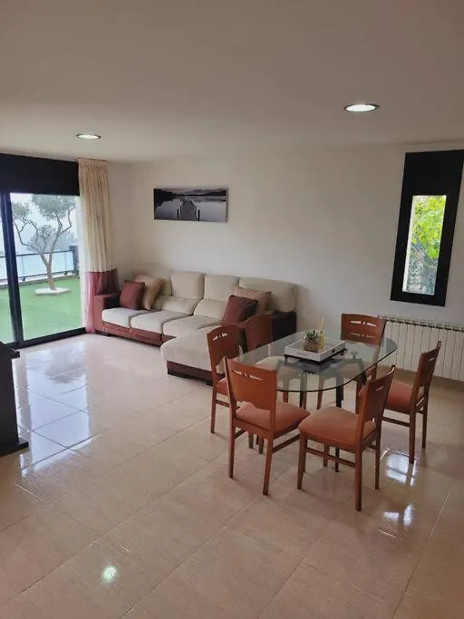 Villa Aurore, 12 Persons, Large Salt-Water Pool, Air Conditioning Lloret de Mar
