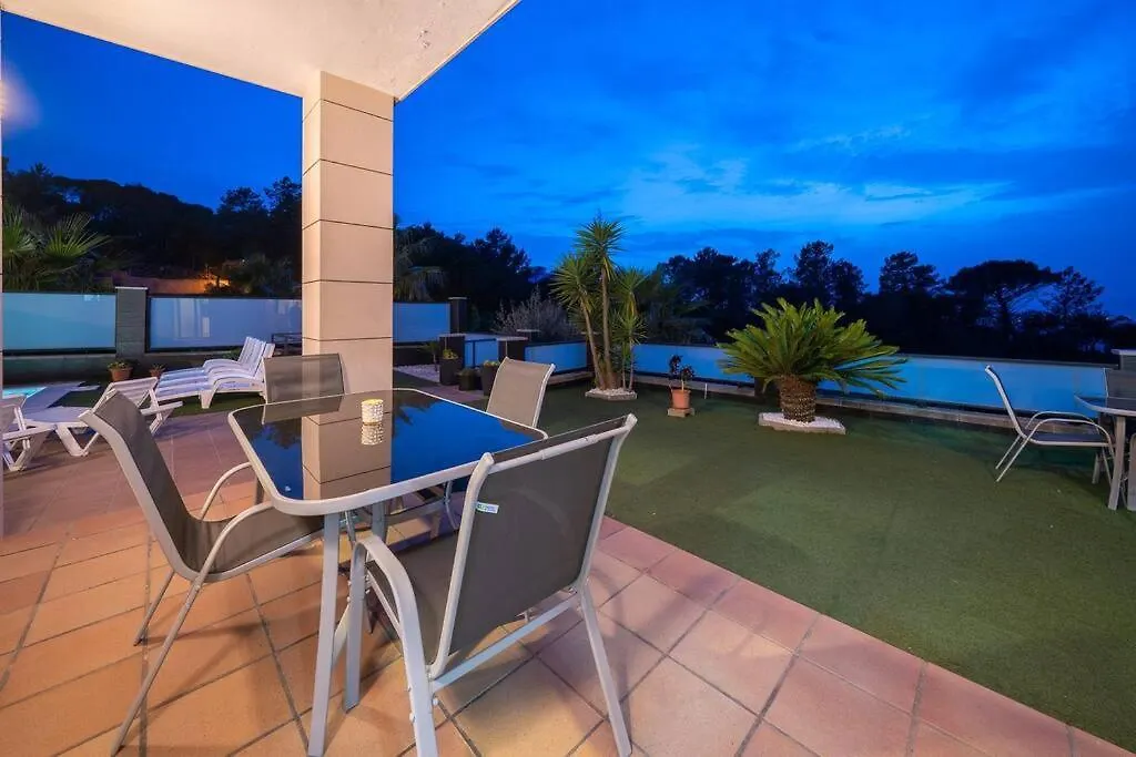 Villa Aurore, 12 Persons, Large Salt-Water Pool, Air Conditioning Lloret de Mar