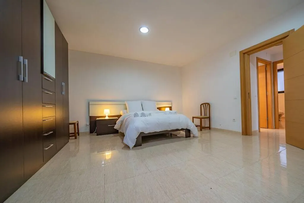 Villa Aurore, 12 Persons, Large Salt-Water Pool, Air Conditioning Lloret de Mar Spanje