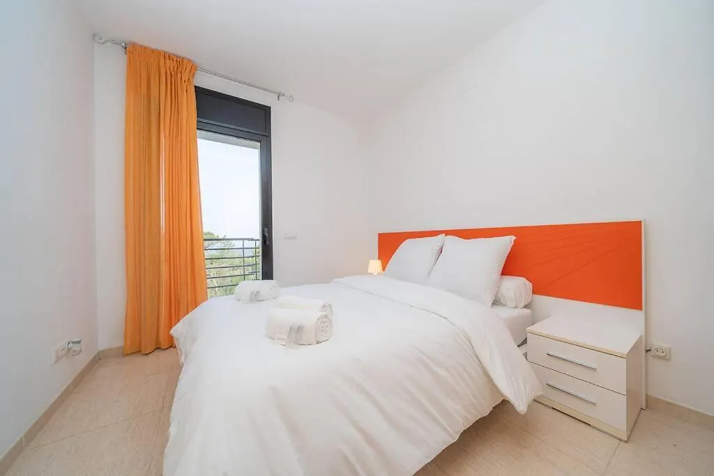Villa Aurore, 12 Persons, Large Salt-Water Pool, Air Conditioning Lloret de Mar