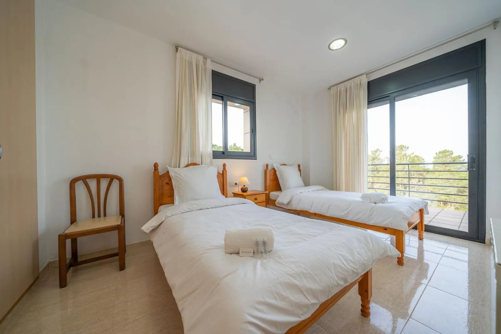 Villa Aurore, 12 Persons, Large Salt-Water Pool, Air Conditioning Lloret de Mar