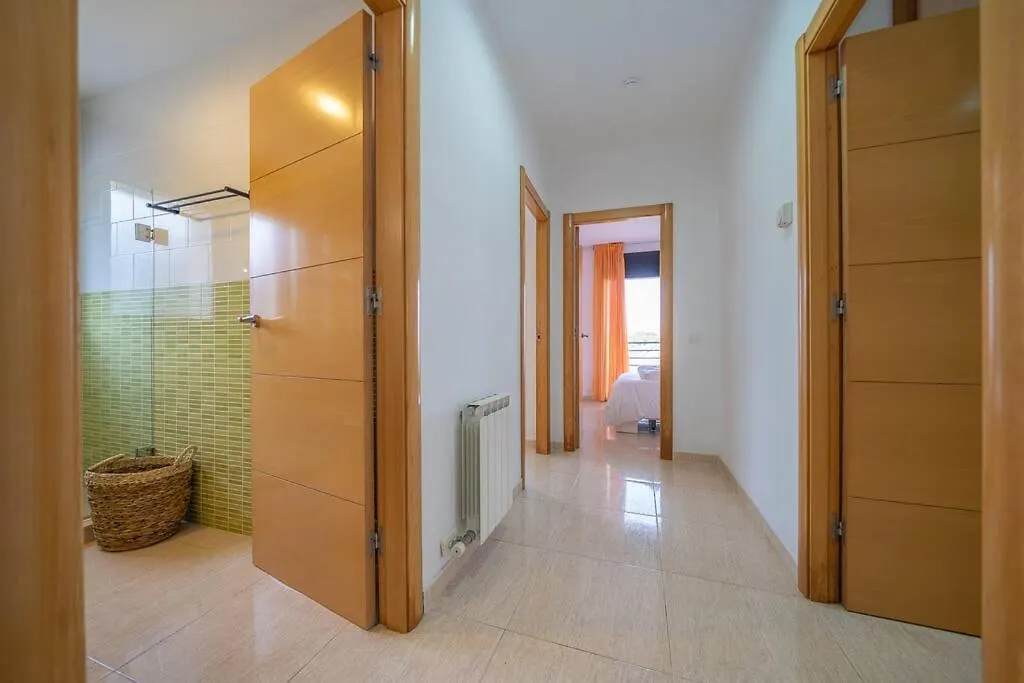 Villa Aurore, 12 Persons, Large Salt-Water Pool, Air Conditioning Lloret de Mar Spain