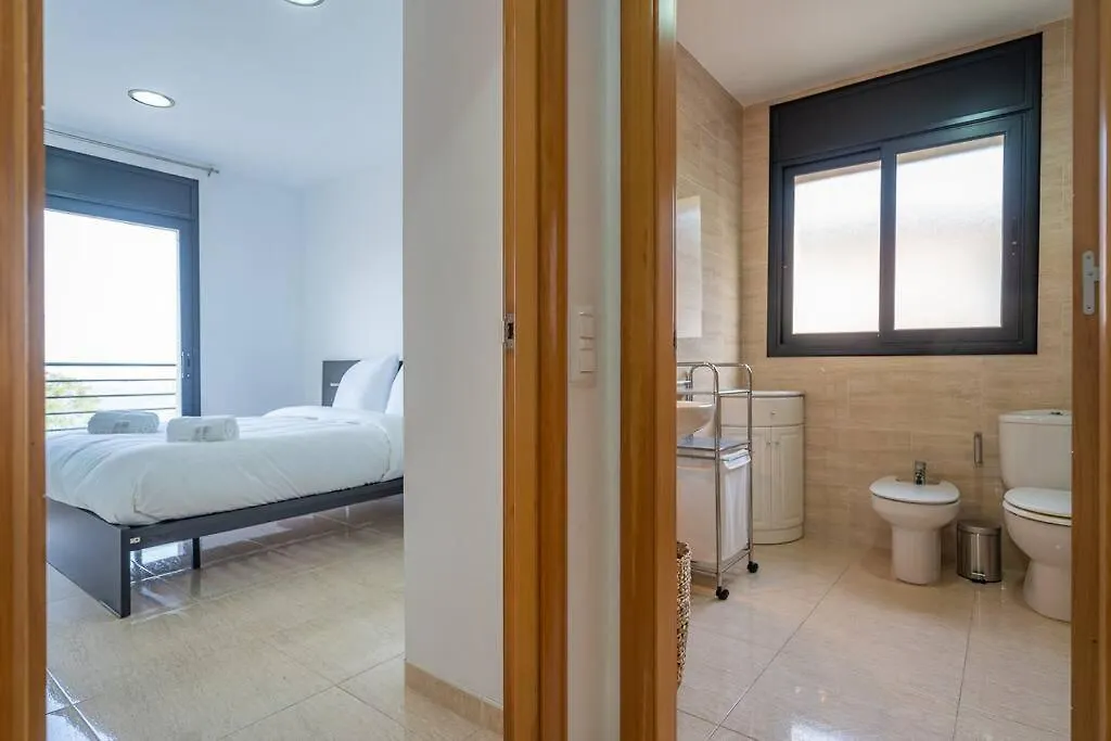 Villa Aurore, 12 Persons, Large Salt-Water Pool, Air Conditioning Lloret de Mar