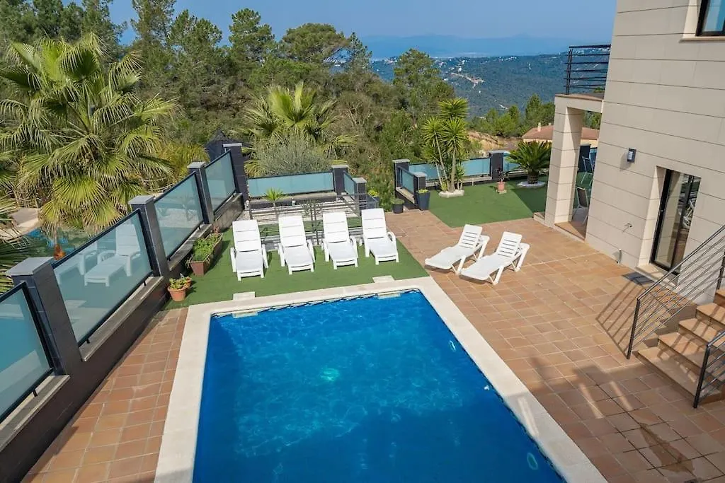 Villa Aurore, 12 Persons, Large Salt-Water Pool, Air Conditioning Lloret de Mar Spain