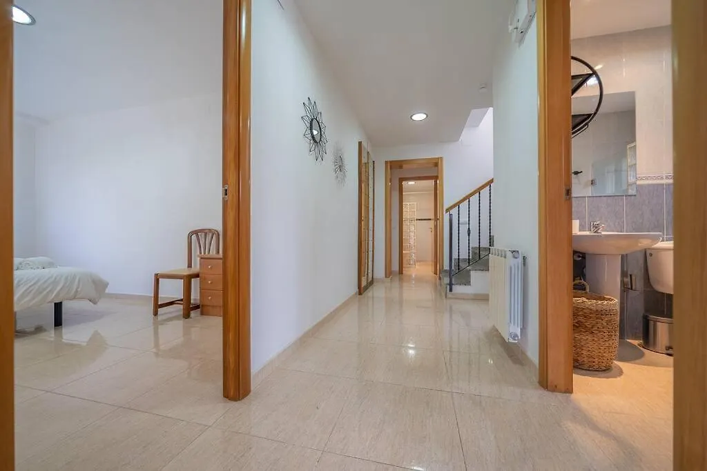 Villa Aurore, 12 Persons, Large Salt-Water Pool, Air Conditioning Lloret de Mar