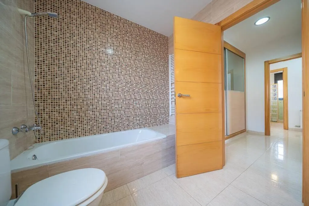 Villa Aurore, 12 Persons, Large Salt-Water Pool, Air Conditioning Lloret de Mar Spain