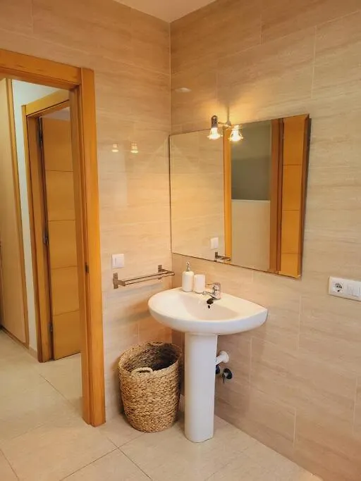 Villa Aurore, 12 Persons, Large Salt-Water Pool, Air Conditioning Lloret de Mar