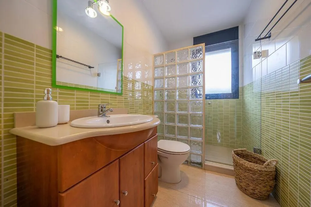 Villa Aurore, 12 Persons, Large Salt-Water Pool, Air Conditioning Lloret de Mar
