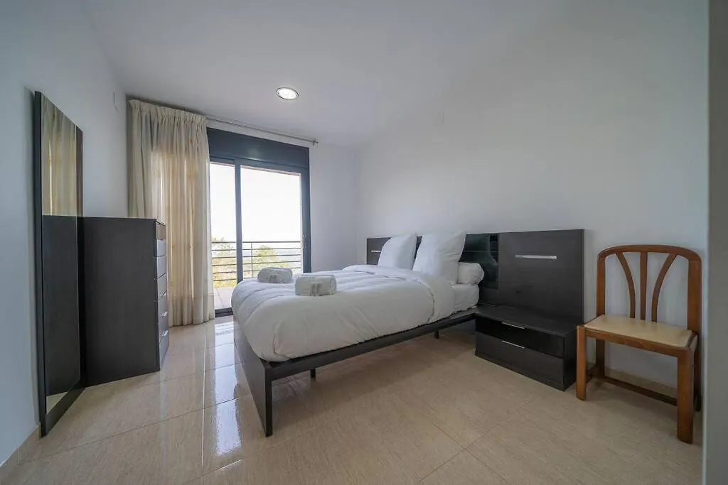 Villa Aurore, 12 Persons, Large Salt-Water Pool, Air Conditioning Lloret de Mar